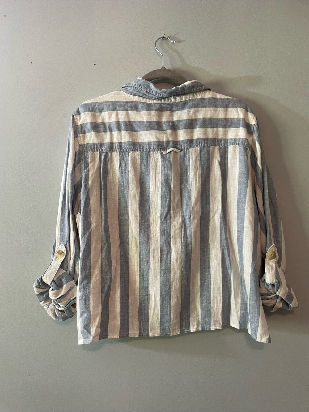 American Eagle Outfitters Blue and White Striped Cropped Button-Up - Picture 7 of 7